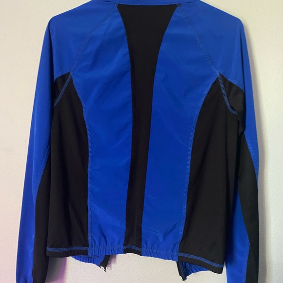 Ladies Activewear zip up jacket - Picture 5 of 6